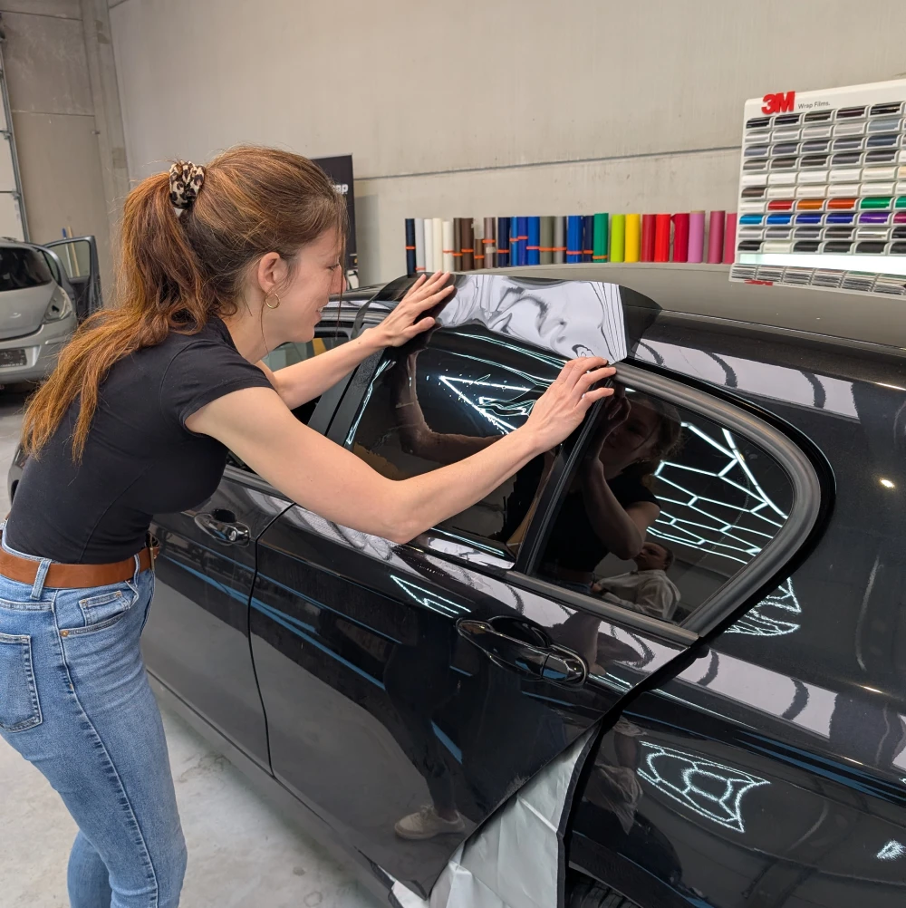 Formation vitres teintées automobile avec pratique sur véhicule réel