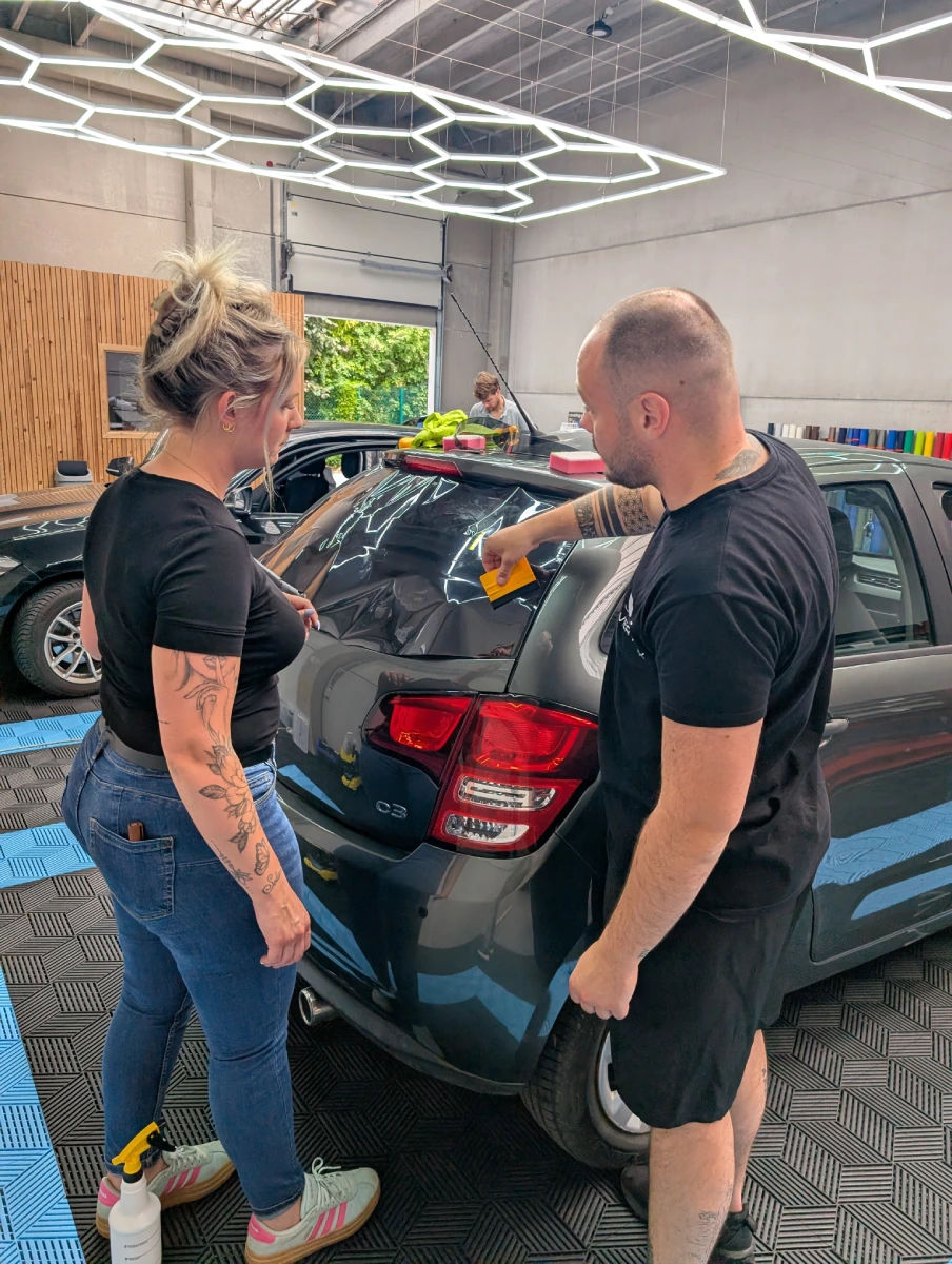 Formation vitre teintée en Belgique sur véhicule réel