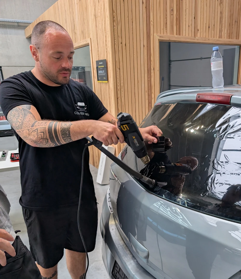 Matériel de pose et kit inclus pour une formation vitres teintées